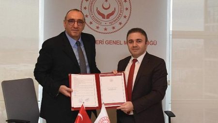 DeFacto ile T.C. Aile ve Toplumsal Hizmetler Bakanlığı protokol imzaladı