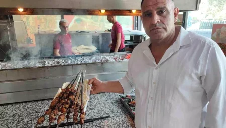 Hem muharrir hem garson hem de gazi