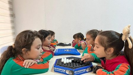 Lider Çerçioğlu’nun Aydınlı Çocuklar İçin Başlattığı Satranç ve Akıl Oyunları Eğitimleri Devam Ediyor